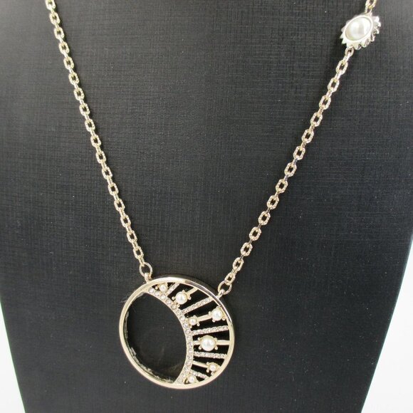 White House Black Market Gold Tone Regency Pendant Necklace NEW Contemporary - Picture 4 of 9